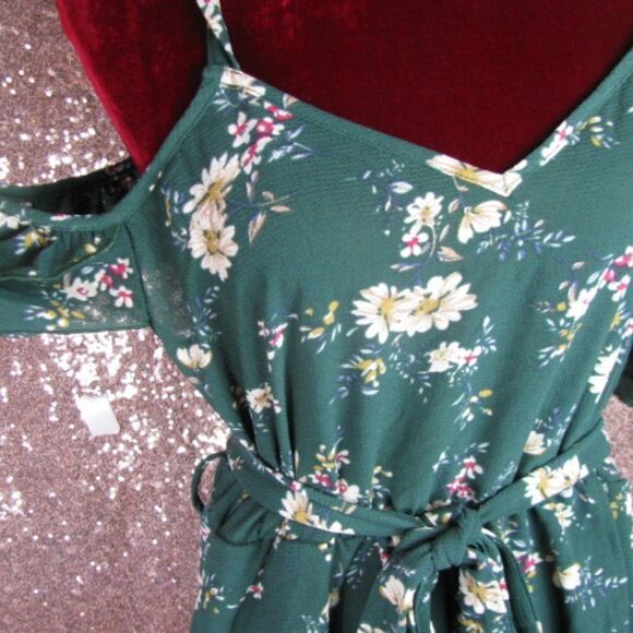 NWT BloomChic green cold shoulder dress 12/ L - Picture 7 of 11